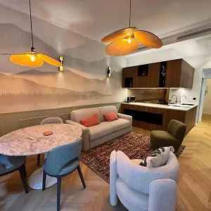 Etoile Trocadero Hotel