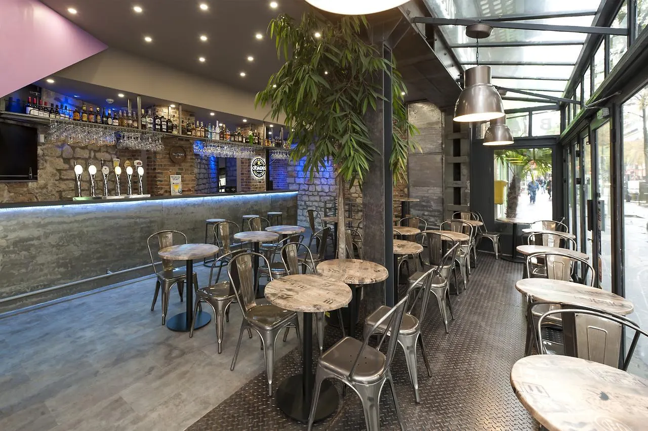 Hotel Le17 Furnished Studios Parigi