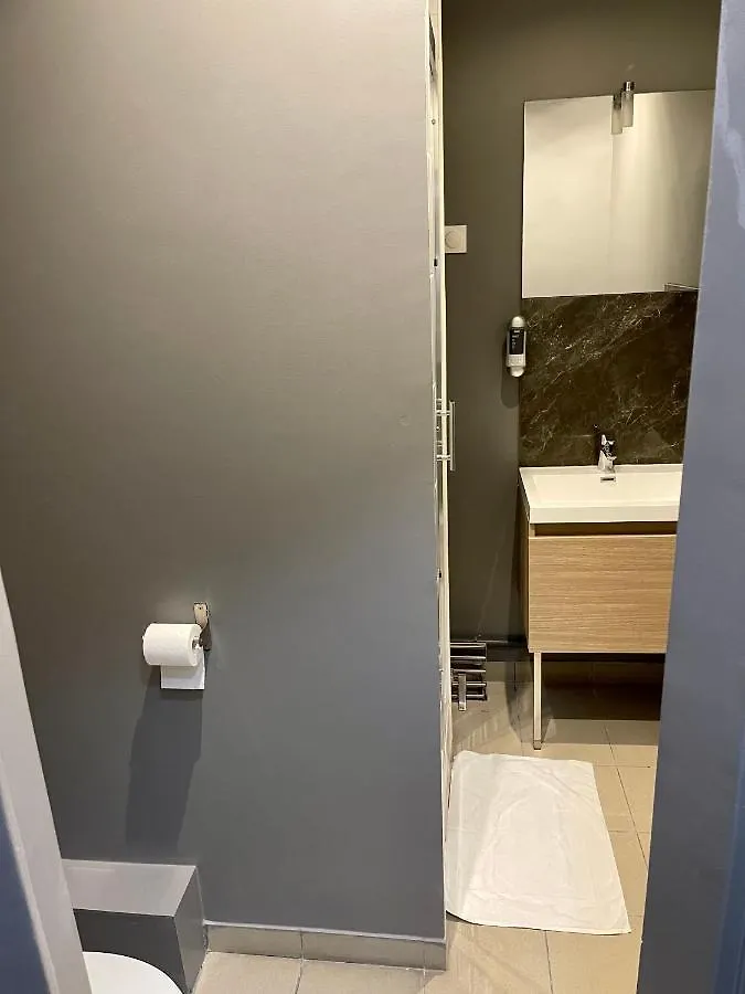 Hotel Le17 Furnished Studios Parijs