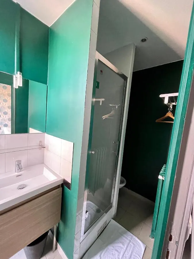 Hotel Le17 Furnished Studios Parijs