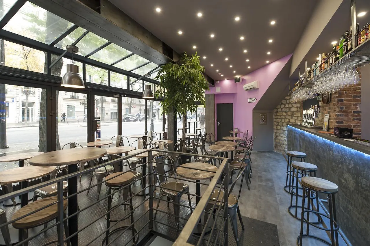 Le17 Furnished Studios Parijs 2*,